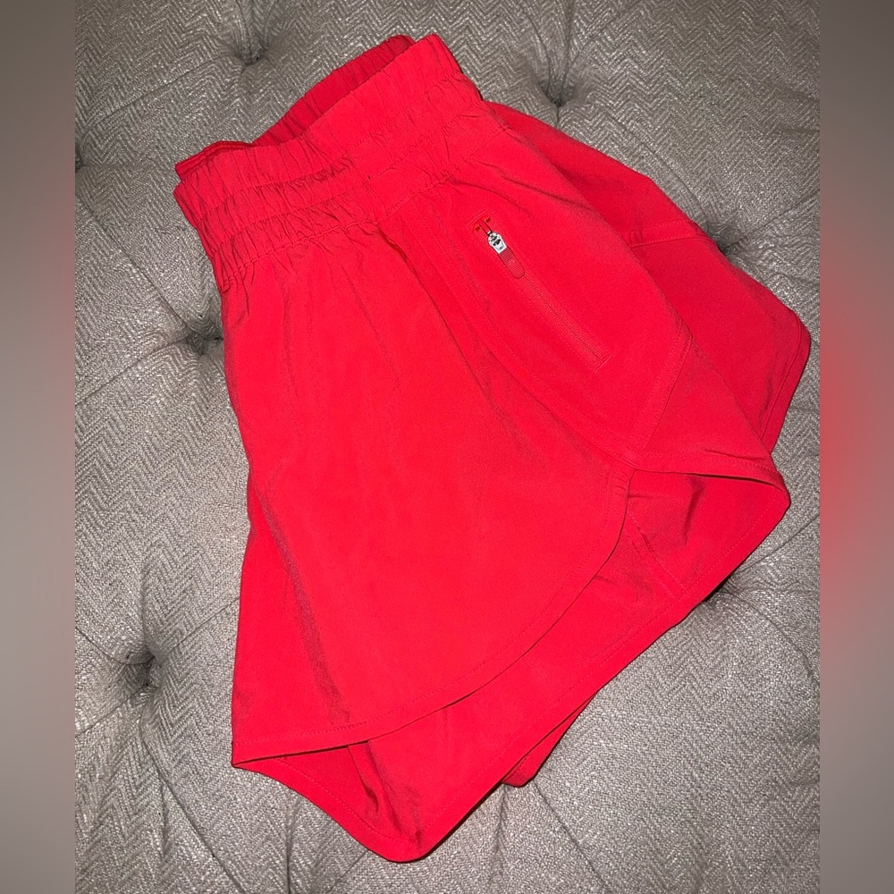 Lululemon Tracker 4” Low Rise Lined Shorts